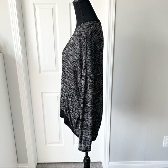 Aritzia Wilfred free Heathered  Black Trim Devinette V-neck Sweater - Picture 3 of 15